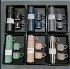 Premium Stainless Steel Vacuum Flask Set – 500ml Thermos with 3 Travel Cups